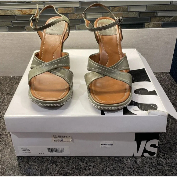 Victoria's Secret Size 8.5 B Tamika Celedon Native Calf Green Heels Sandals - Picture 1 of 9